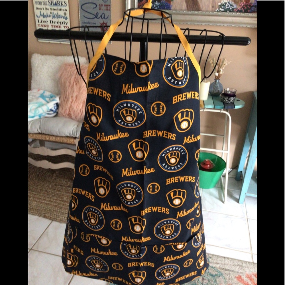Milwaukee brewers apron/smock